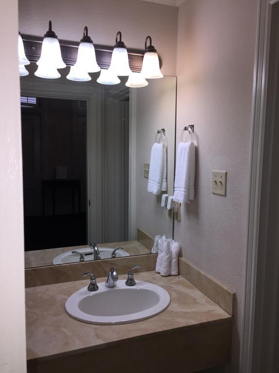 Chateau Orleans ニューオーリンズ エクステリア 写真
