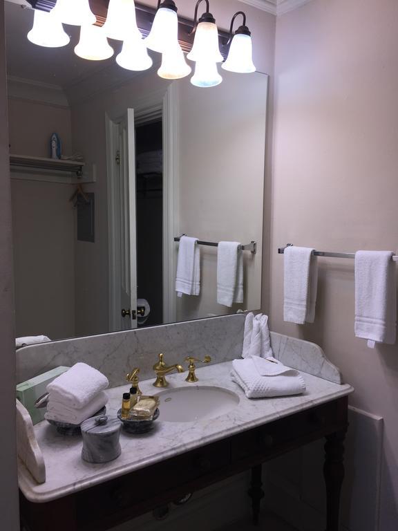 Chateau Orleans ニューオーリンズ エクステリア 写真