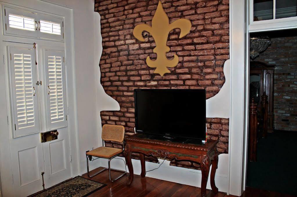 Chateau Orleans ニューオーリンズ エクステリア 写真